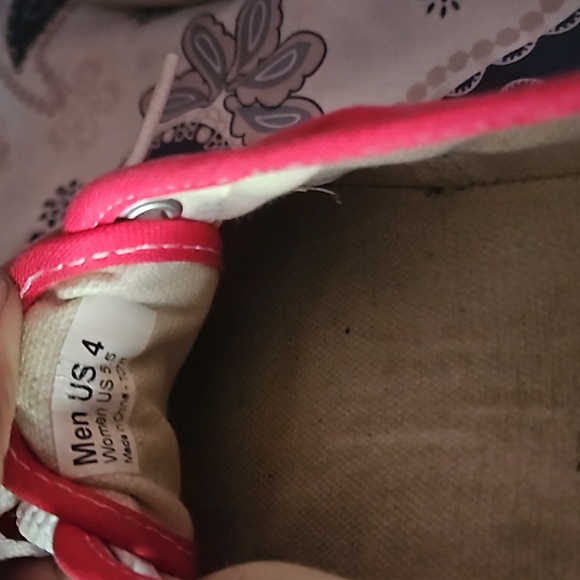 VANS - Picture 14 of 14